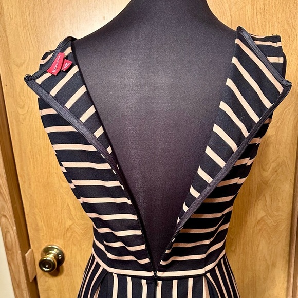 Merona Black and tan sleeveless striped dress size medium - Picture 6 of 9
